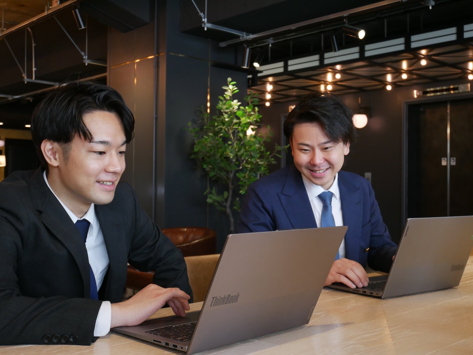 BI business meeting scene