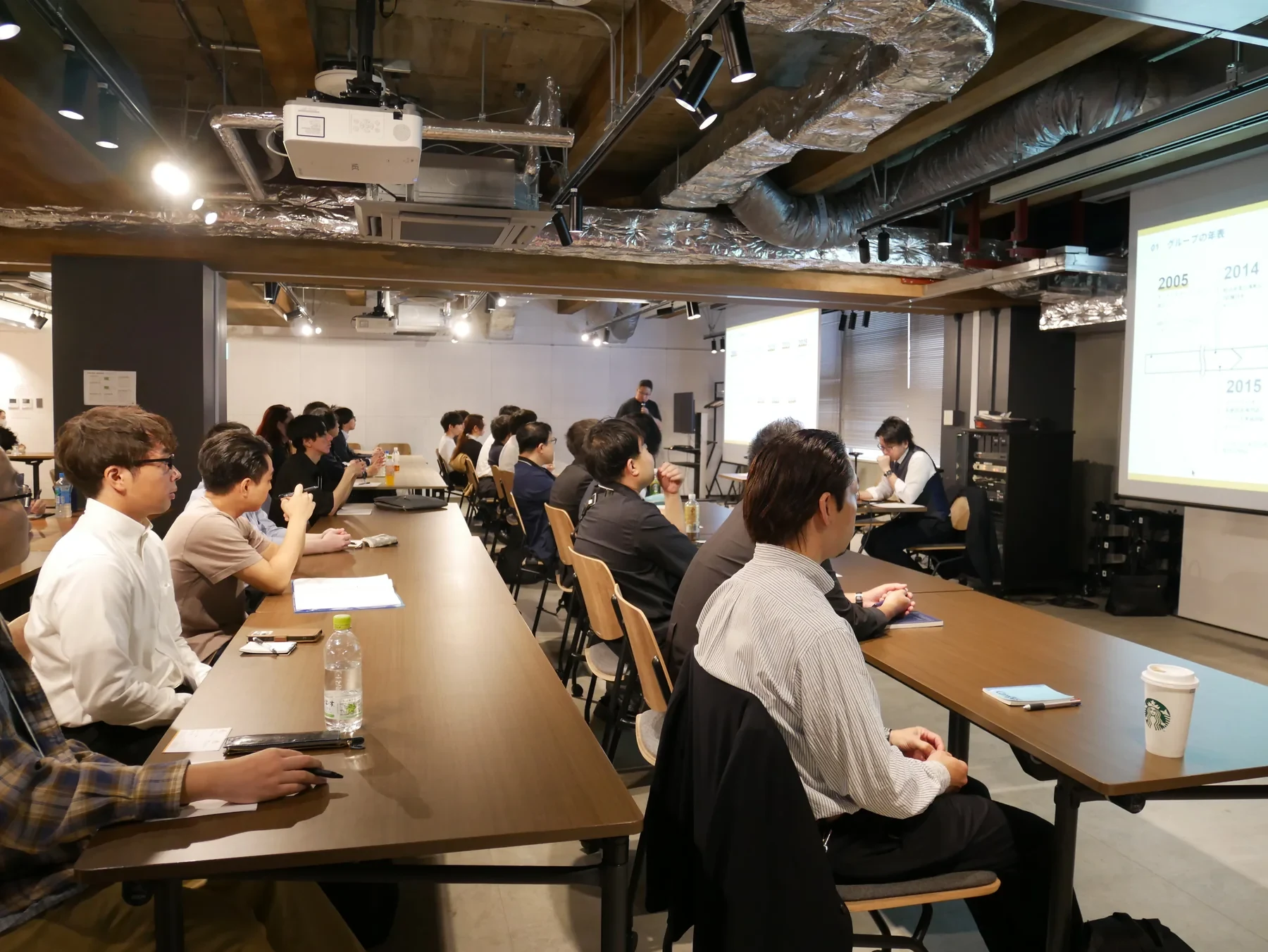 IT領域の研修や情報共有の様子